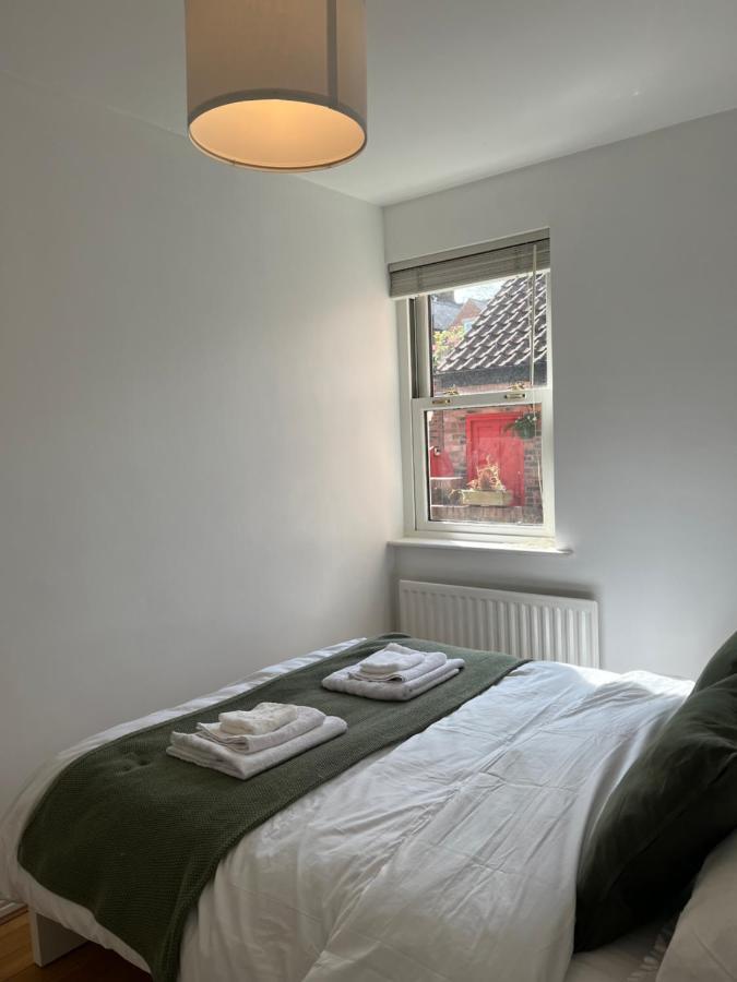 Homely 2 Story Cathedral City Apartment Durham Esterno foto