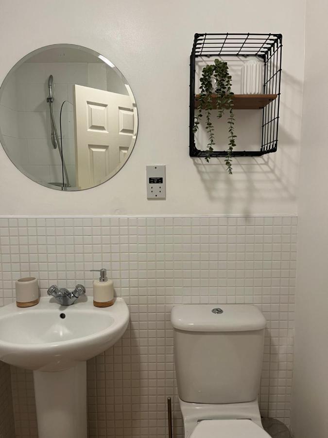Homely 2 Story Cathedral City Apartment Durham Esterno foto